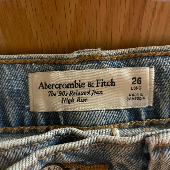 Long Abercrombie High Rise 90s Relaxed Jeans - Picture 3 of 4